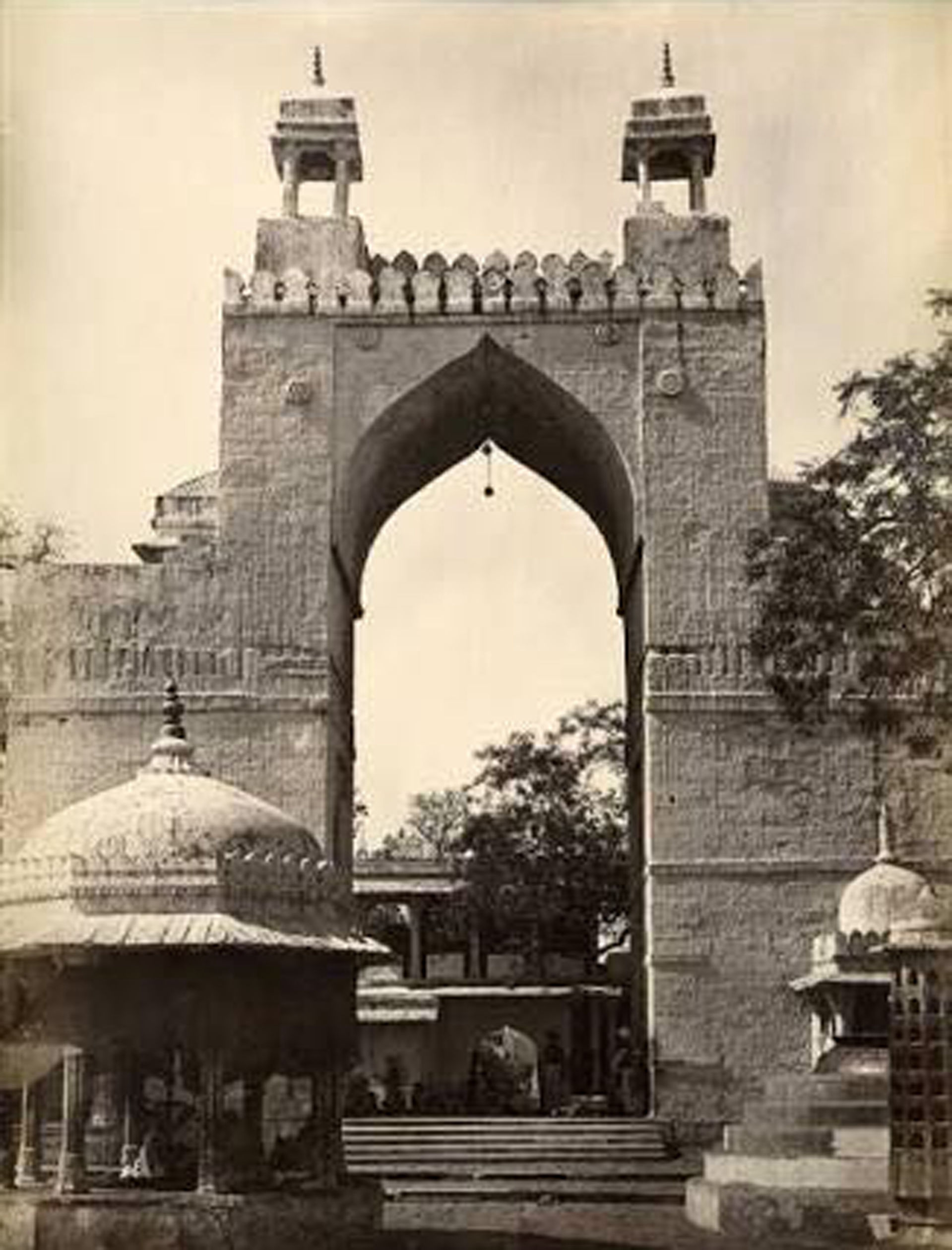 Old Buland Darwaz